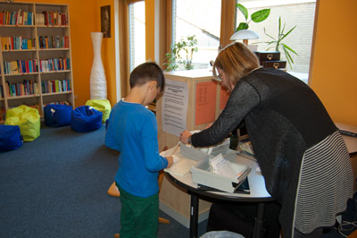 Foto Ausleihe Schulbibliothek.